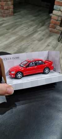 Игрушка коллекционная Lexus is 300 (KiNSMART)