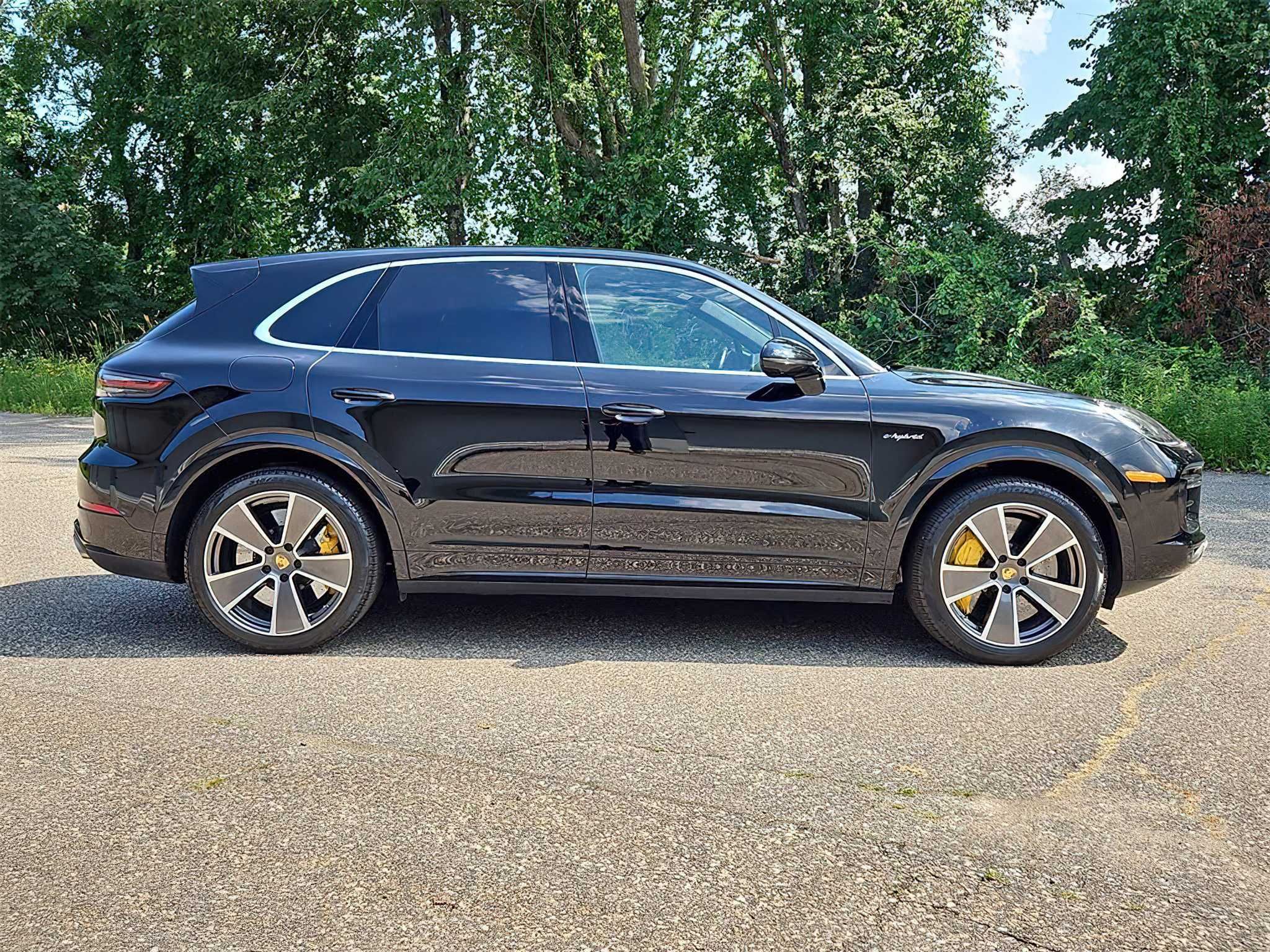 Porsche Cayenne Hybrid E-Hybrid      2020