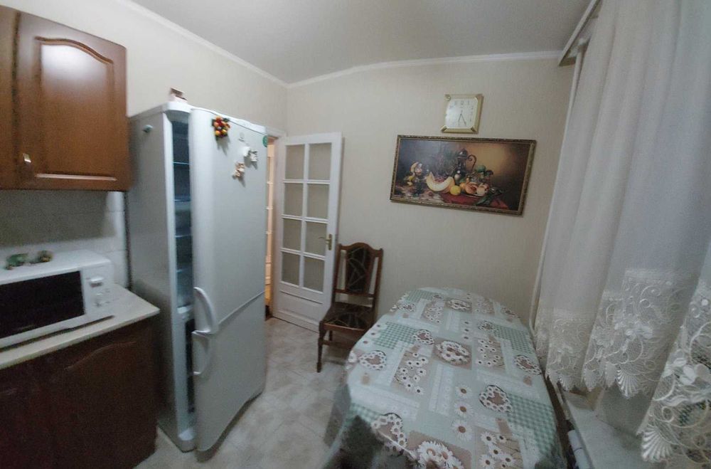 Здається 2х кімнатна в дружньому будинку на вул. Ахматовой