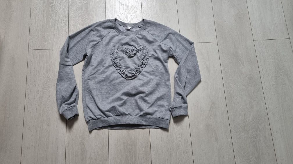 Bluza szara z aplikacją 3d serce 38 M