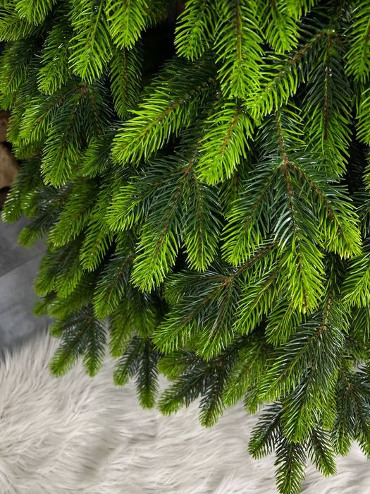 ялинка Роял лита з салатовими кінцями 1,8м. в коробці