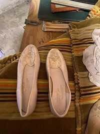 sapatos de cerimonia brancos como novos