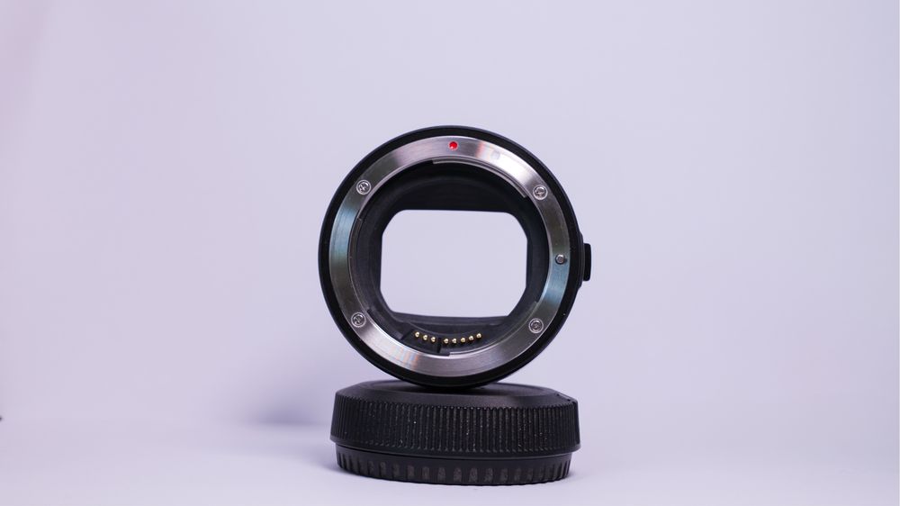 Adapter Canon EF-EOS R + Etui