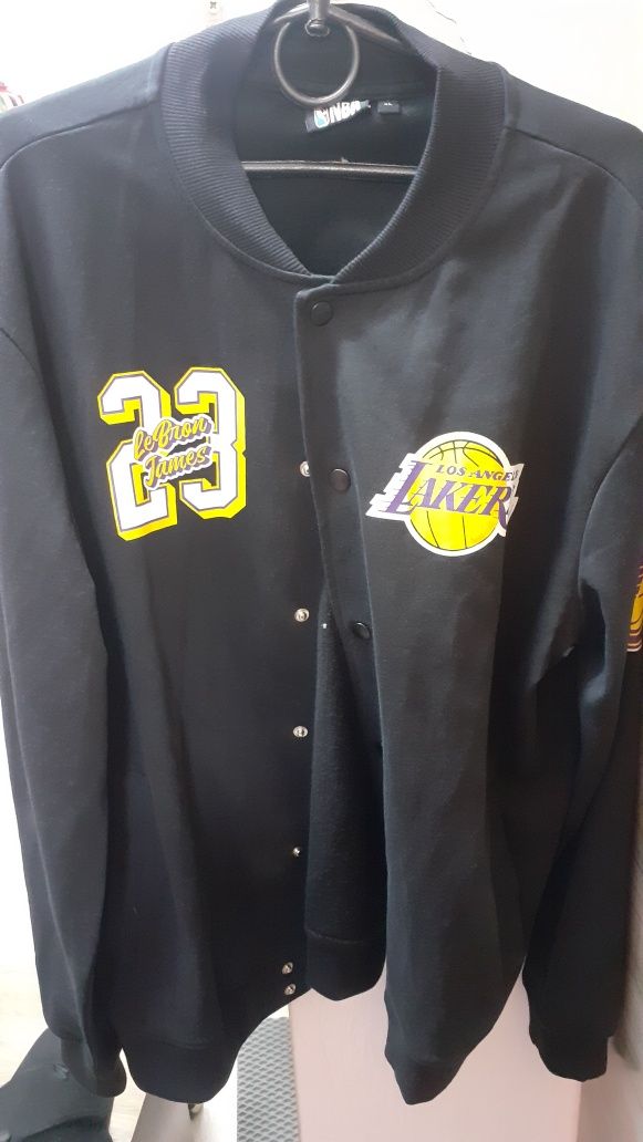 Клубная куртка бомбер Б.К.Los -Angeles Lakers./23 Le Bron James..XL.