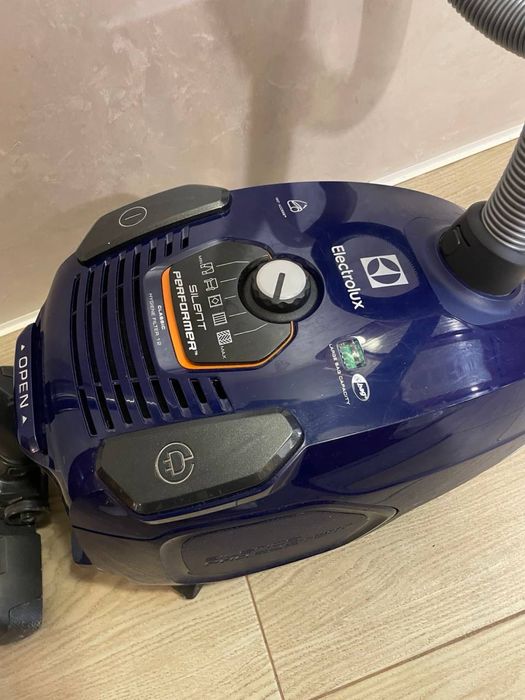 Порохотяг Electrolux SP1CLASSIC пилосос пылесос пилесос потужний