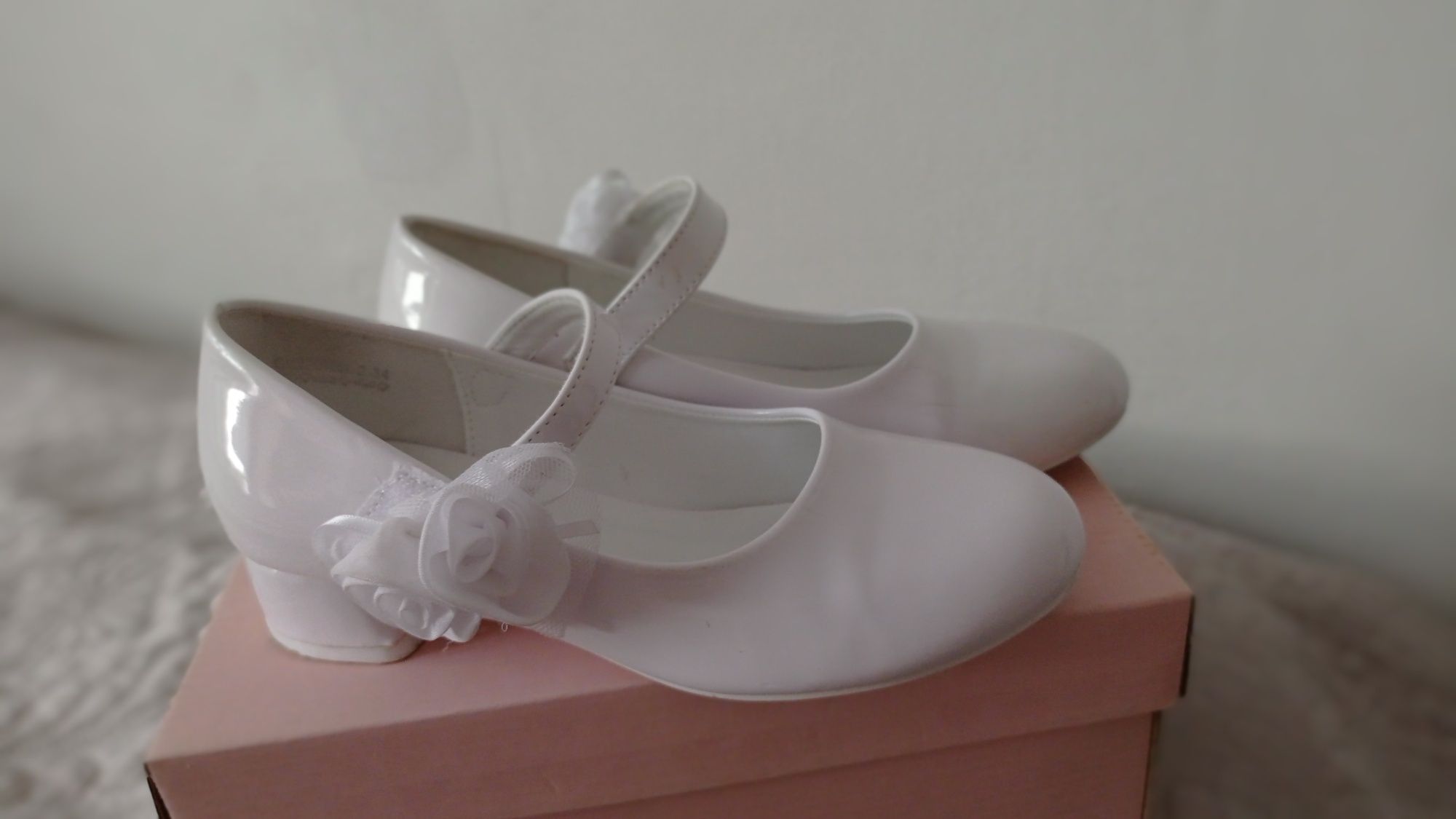 Buty komunijne dla dziewczynki, rozmiar 34
