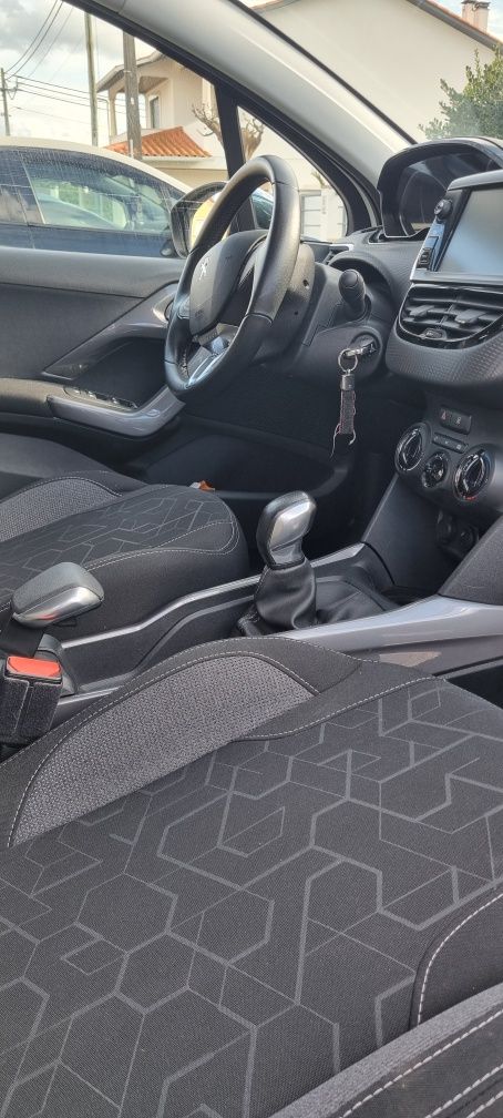 Peugeot 2008 PureTech 1.2 Active