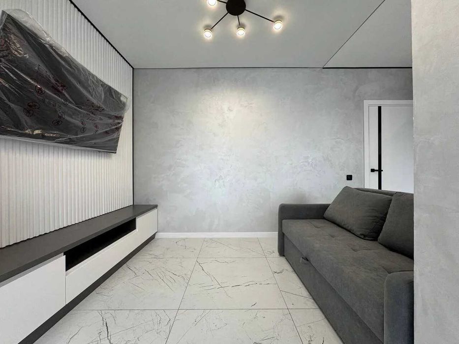 Сучасна однокімнатна квартира в центрі