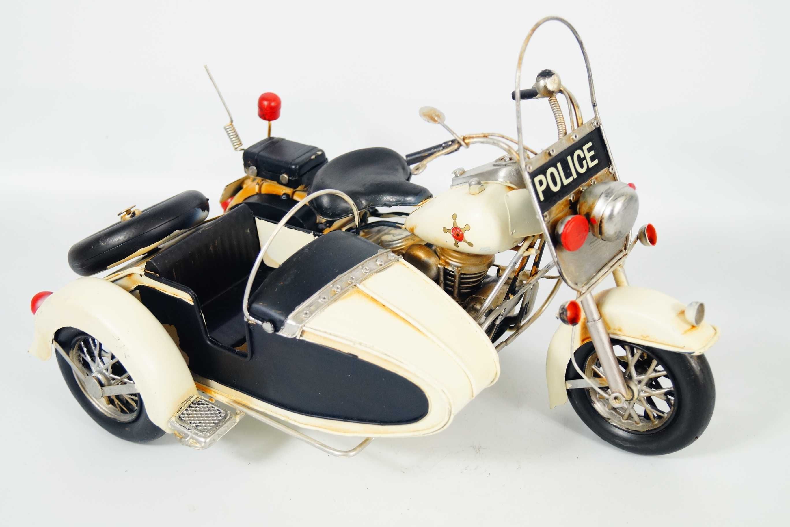 Metalowy pojazd - motocykl z dostawką rekwizyt model POLICE