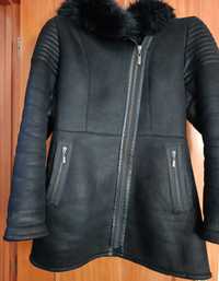 casaco preto de pelo M