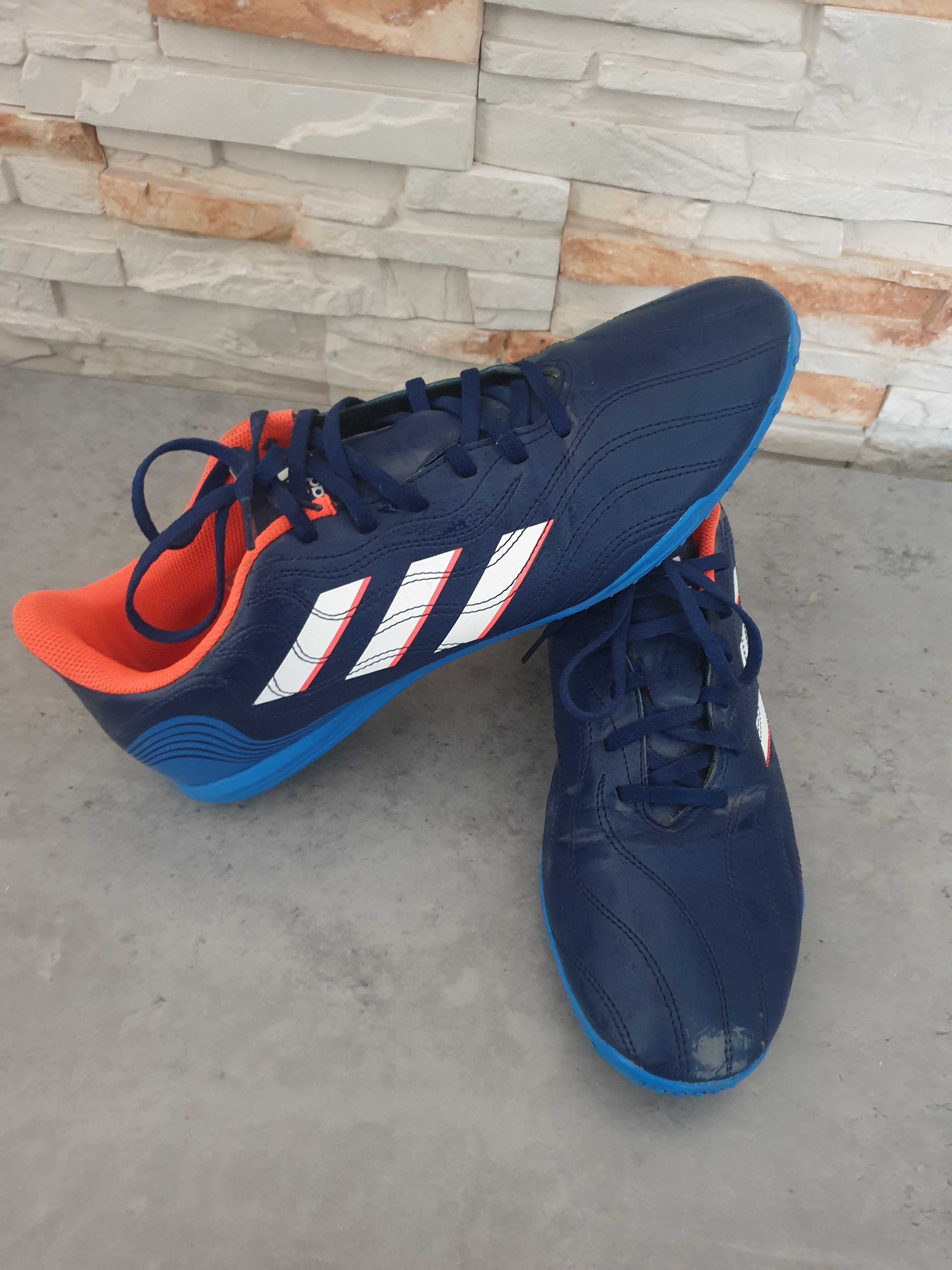 buty piłkraskie Adidas halówki 46 1/3 rozmiar