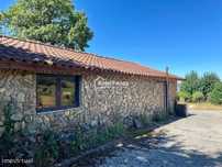 Moradia com terreno, próxima da albufeira de Venda Nova