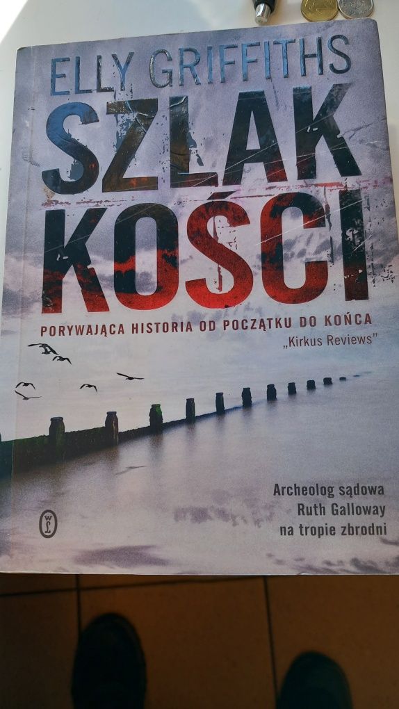 Elly Griffiths - Szlak kości
