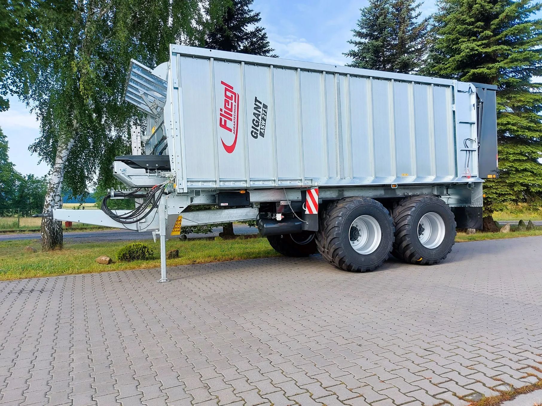 Fliegl ASW 271 + Profi V2  Fliegl ASW 271 z adapterem Profi V2