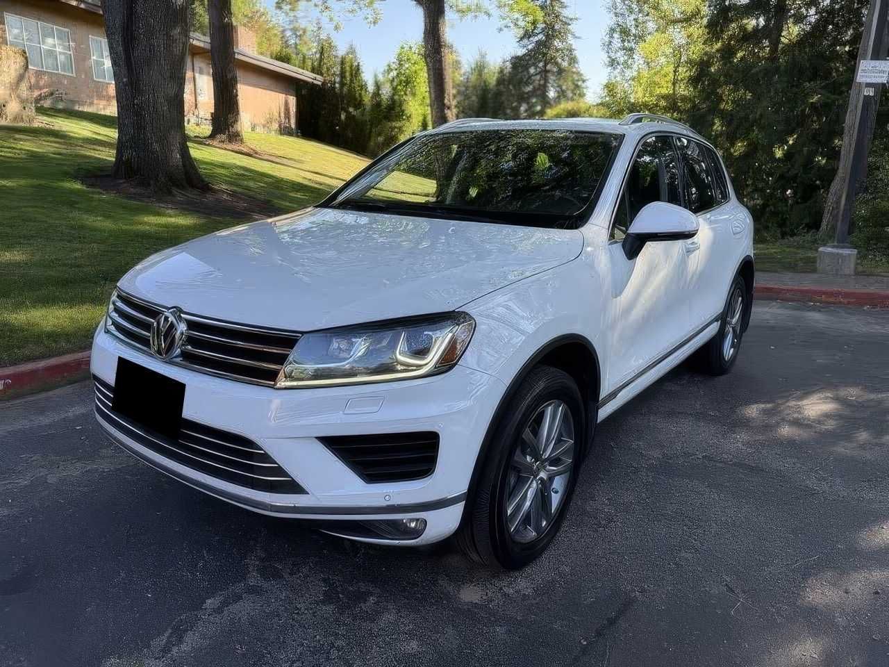 2015 Volkswagen Touareg VR6 Sport with Tech