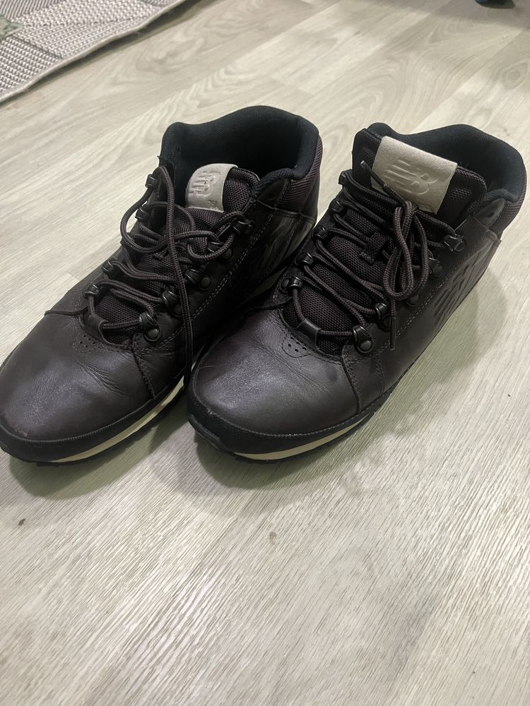 Продам новые ботинки new balance 754