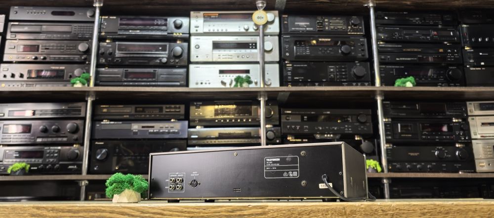 Касетний програвач Telefunken HC800