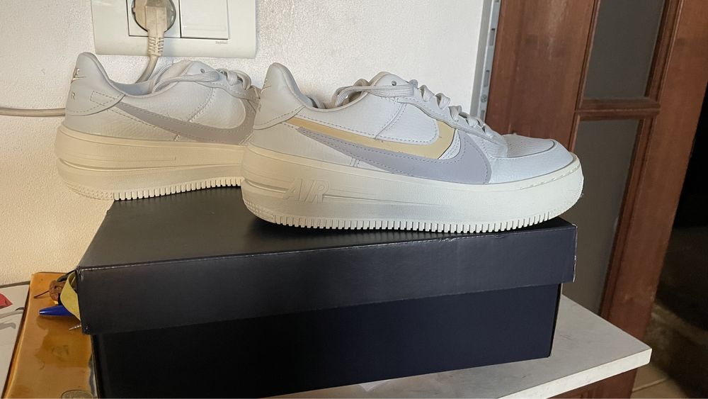 Sapatilhas Nike W AF1 plataforma