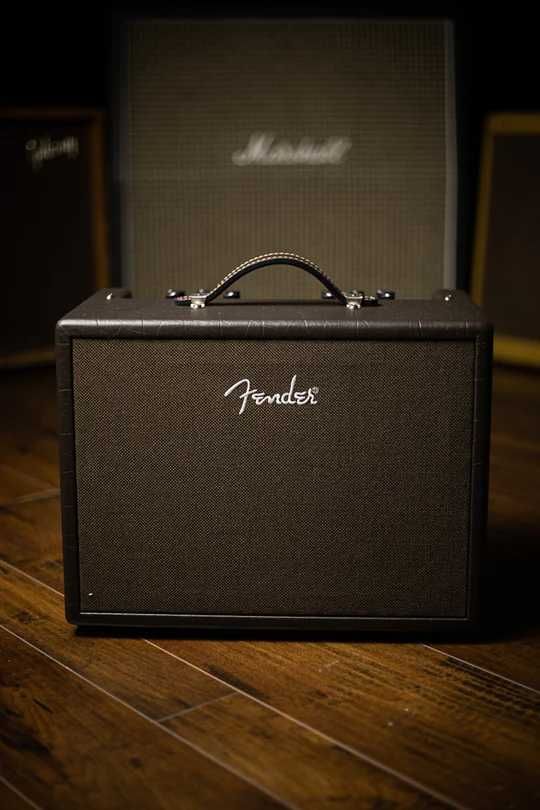 Fender Acoustic Junior + Fender MGT4 Footswitch
