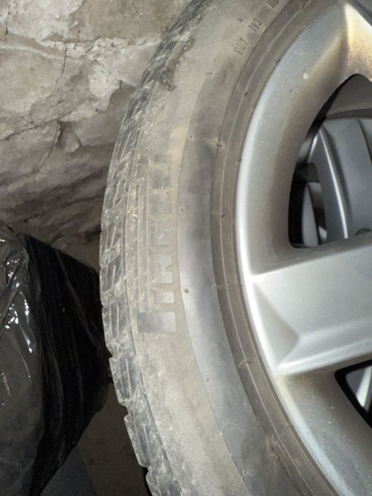 Alufelgi 17” Audi z oponami zimowymi Pirelli 225/50 r17