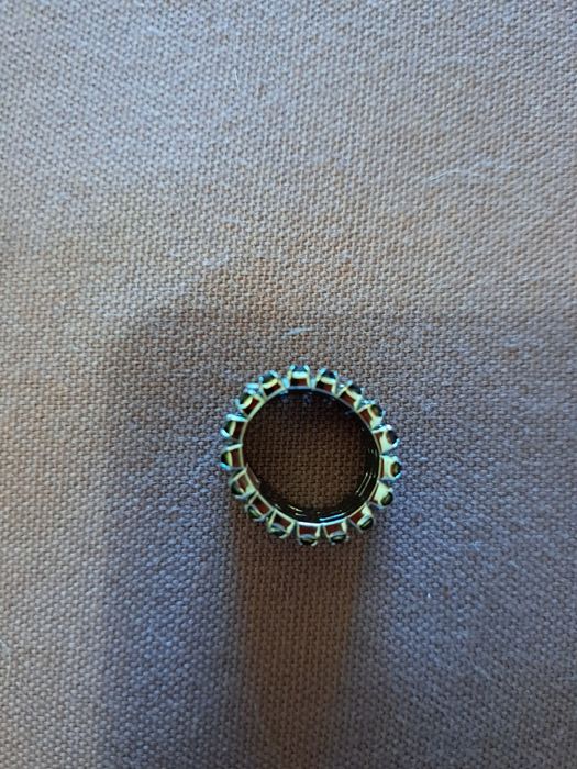 Anel em aço  com zirconias pretas