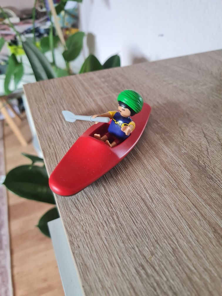 Playmobil kajak / chłopiec w kajaku / zabawka