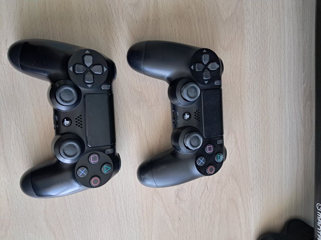 PlayStation 4 z grami i z telewizorem