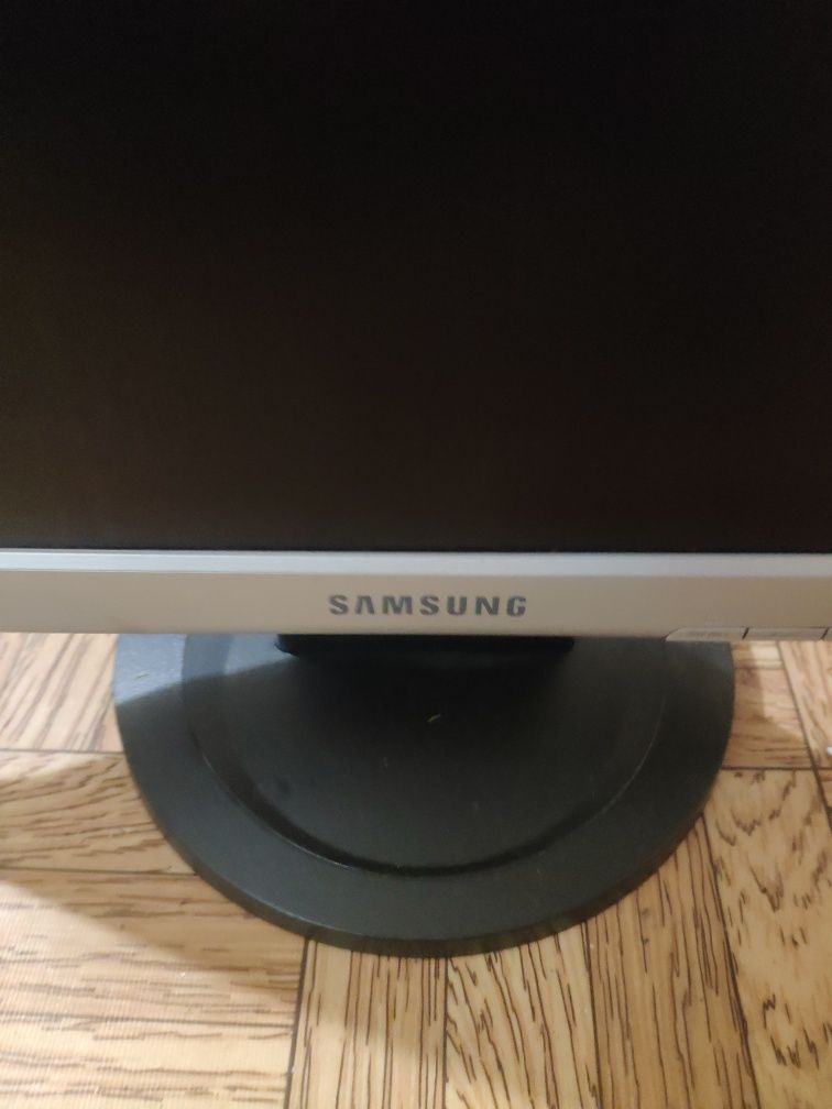 Монітор Samsung 720n