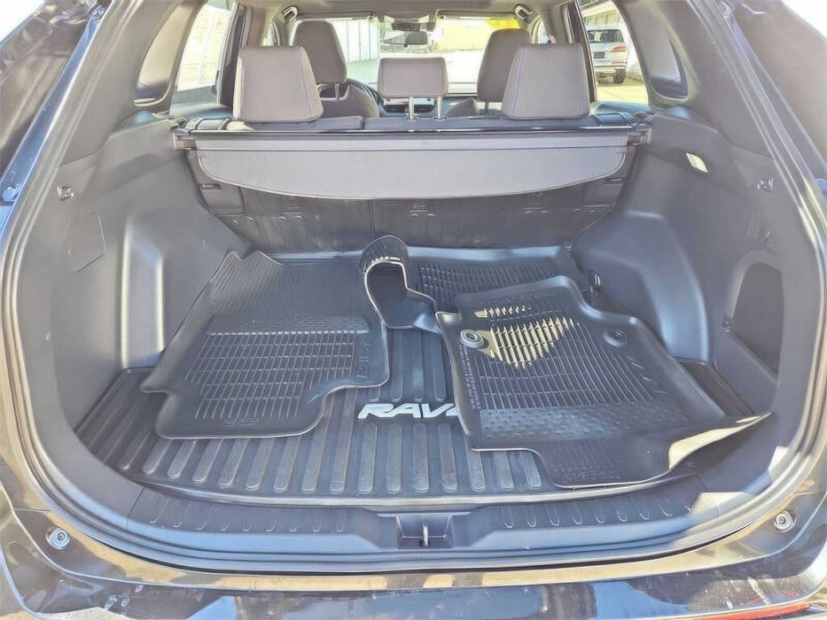 Toyota RAV4      2022