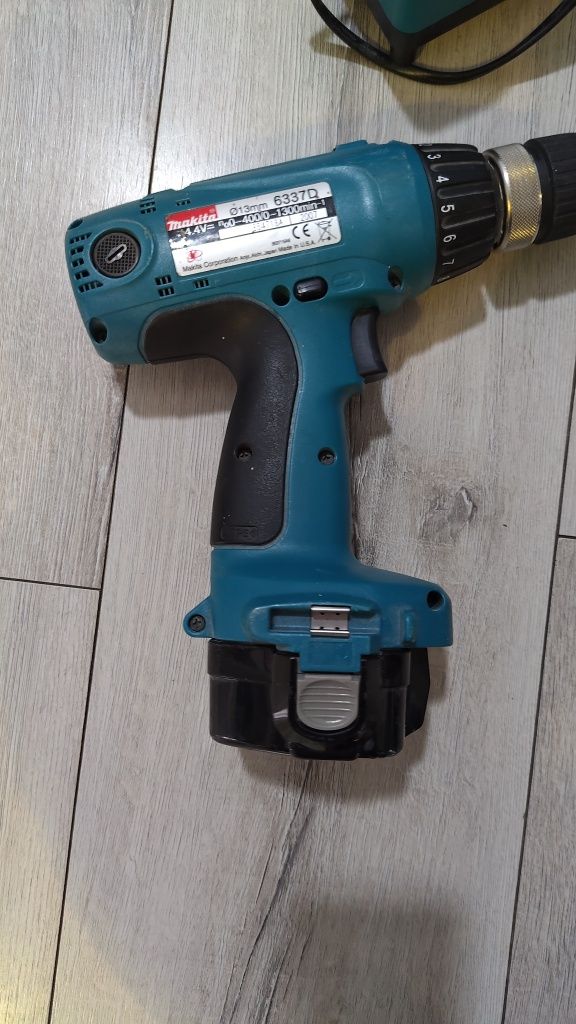 Wkrętarka Makita 6337d latarka Makita ml140