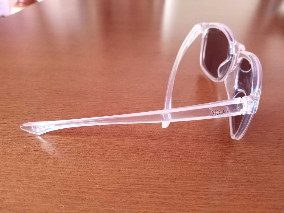 Óculos de sol novos