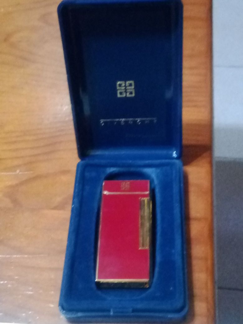 Isqueiro de marca, GIVENCHY