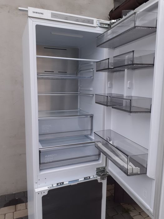 Lodówka samsung pod zabudowę uszkodzona