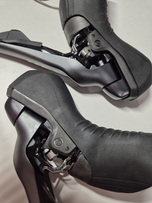 Klamkomanetki hydrauliczne Shimano GRX ST-RX-820 2/12s