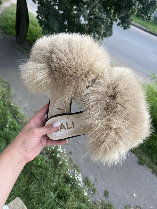 Розпродаж сезонний!!! Знижки! Пухнасті капці з натуральним хутром