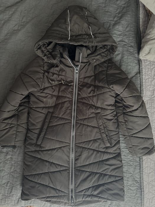 Зимова куртка на дівчинку