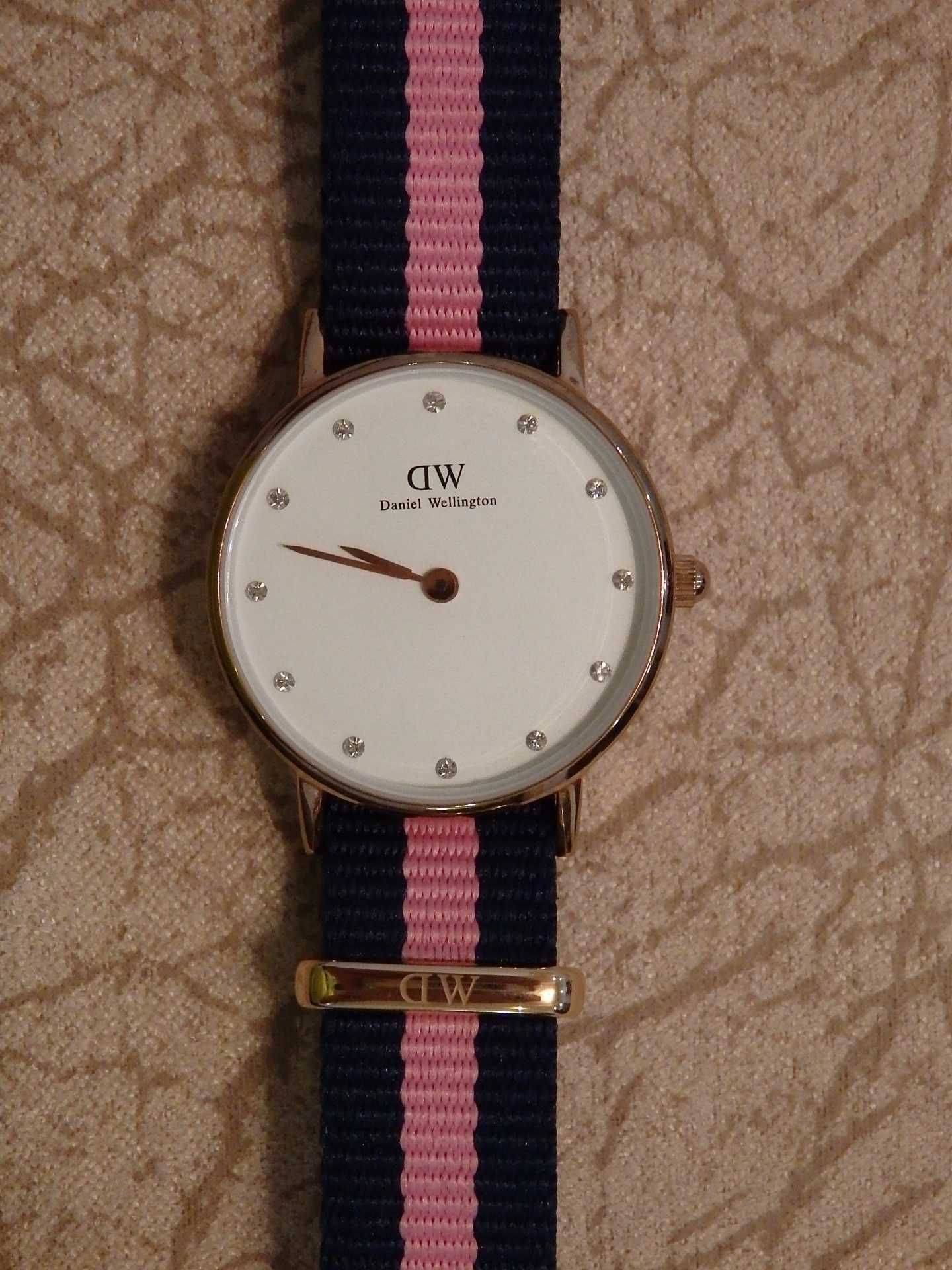 Daniel Wellington 0906DW часы женские оригинал новые годинник
