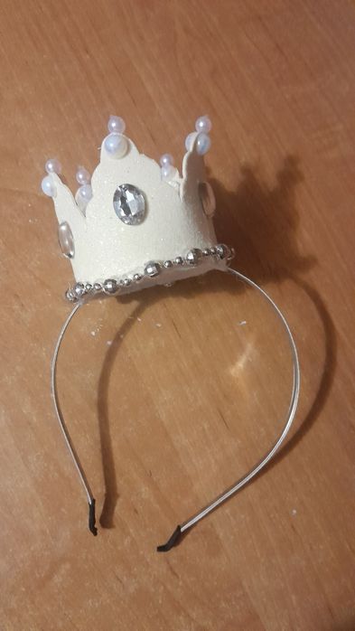 Корона різних кольорів