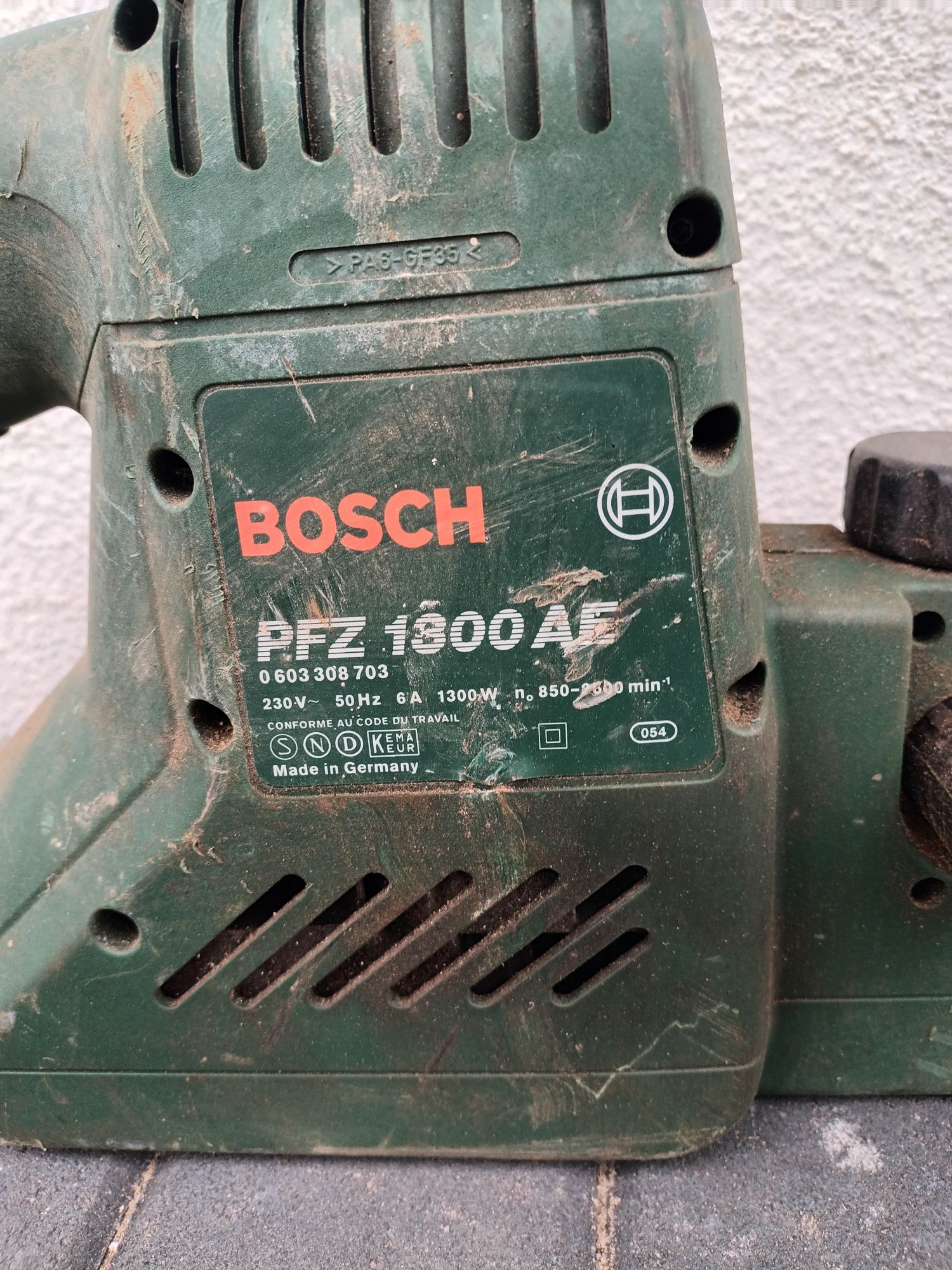 Piła Bosch PFZ 1300 AE Aligator.  1300W.