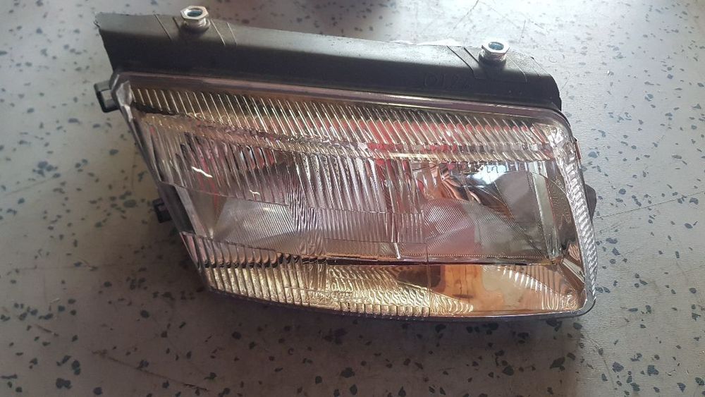 VOLKSWAGEN PASSAT B5 LAMPA PRZÓD PRAWA