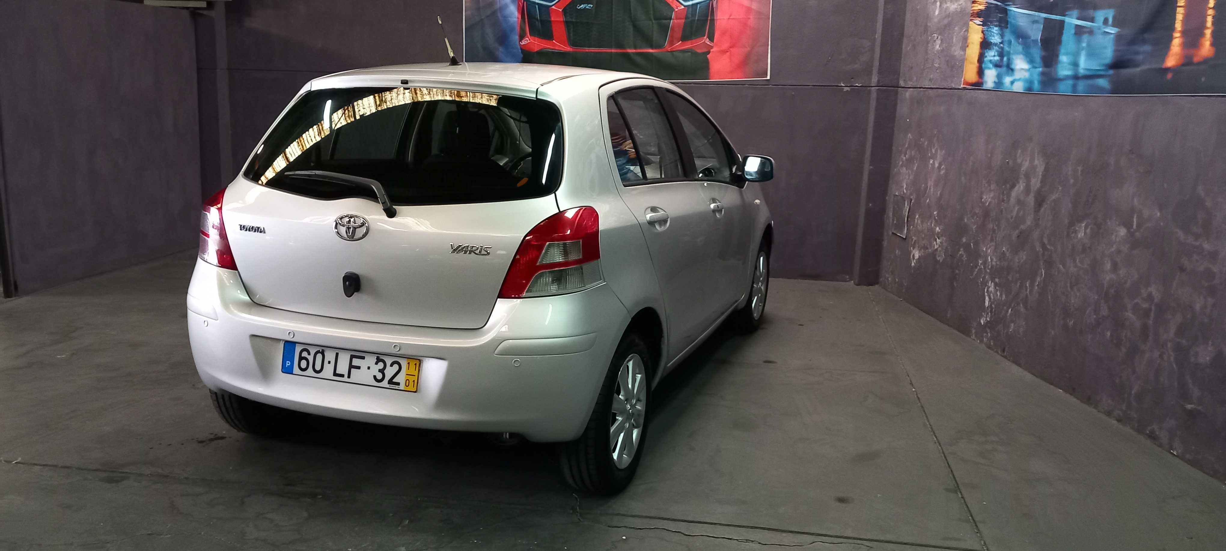 Toyota Yaris Automático + 80.000 Km + 1.3 VVTI + Nacional