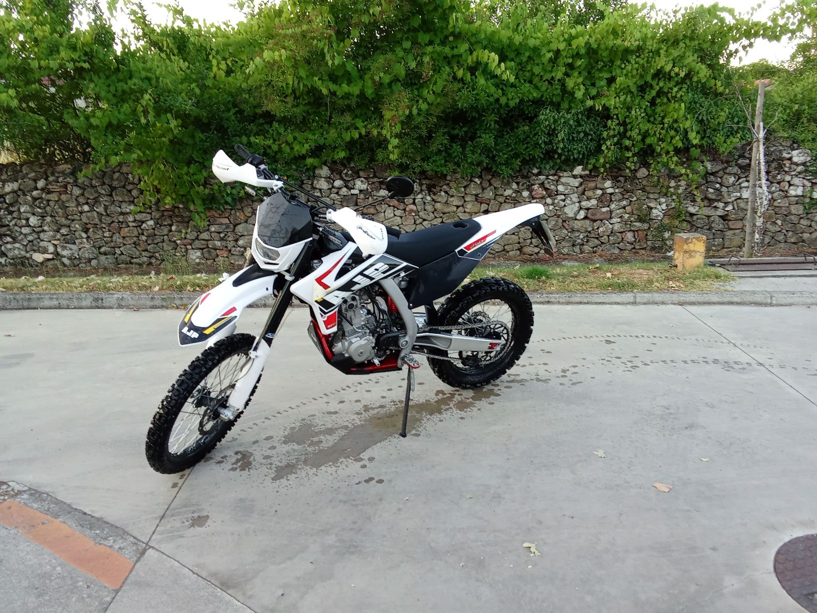 AJP SPR 250 Enduro