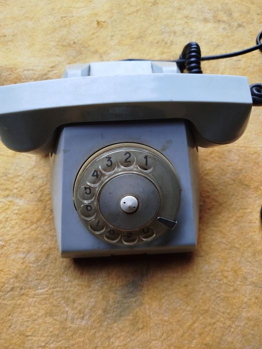 .Телефонные аппараты разные. Договорная.