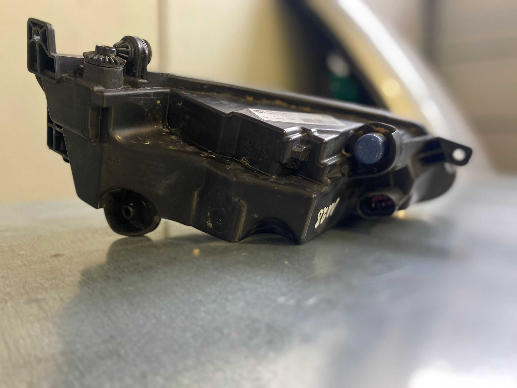 Halogen prawy przód Seat CUPRA ATECA