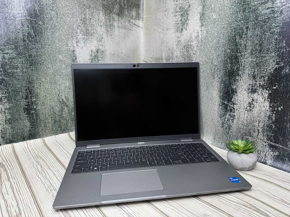 Ноутбук Dell Latitude 5520|15.6" Full HD|i5-1135G7|16 GB| SSD 512 GB