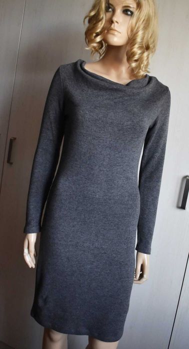 Sukienka 34 XS prosta z długim rękawem do kolan midi biurowa elegancka