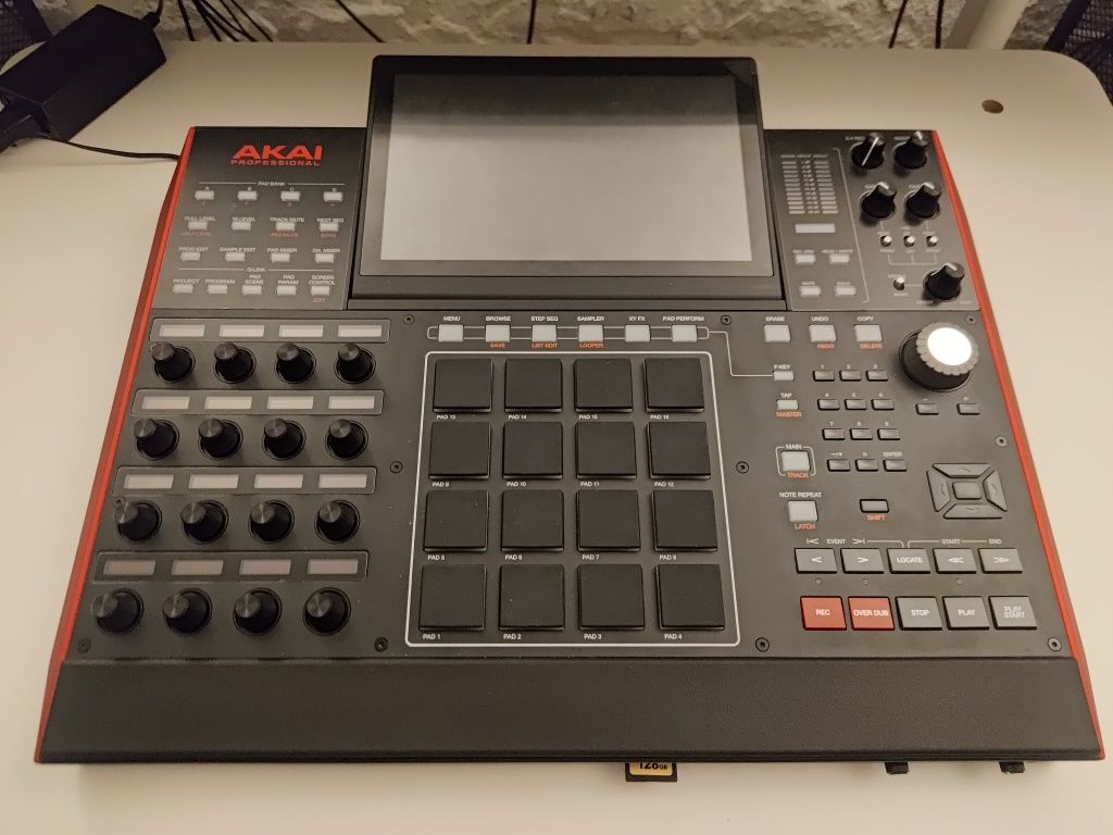 Akai mpc x profesjonalna stacja produkcyjna sampler 2000xl