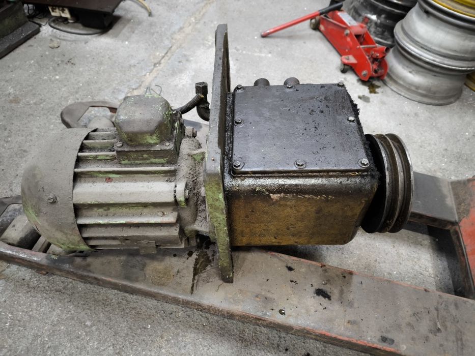 TUE 35 reduktor Super stan