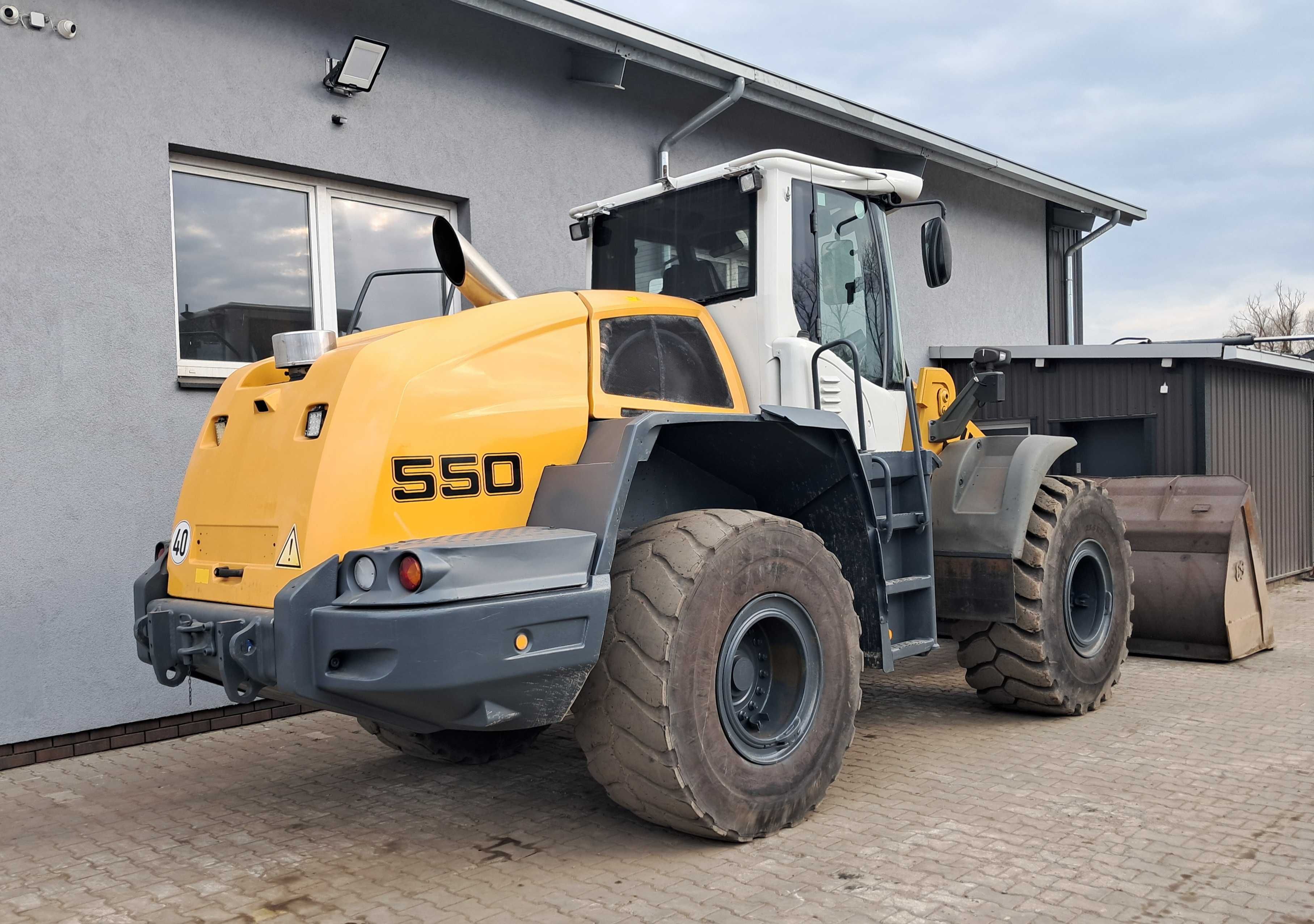LIEBHERR L550 Długi Wysięgnik 2015r  Centralne Smarowanie 20,5t