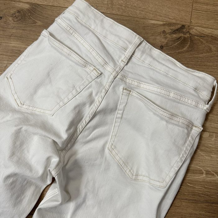Білі джинси S розміру